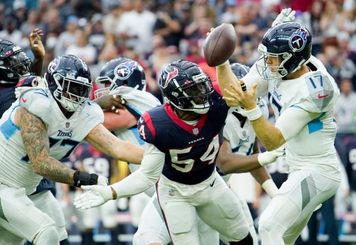 Houston Texans EDGE Jacob Martin pressures Tennessee Titans QB Ryan Tannehill